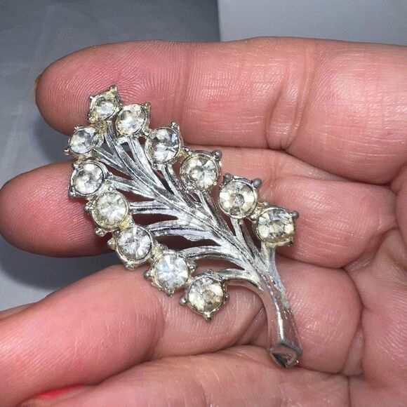 Vintage Solver Tone and‎ Rhinestone Feather Brooch - Picture 1 of 7